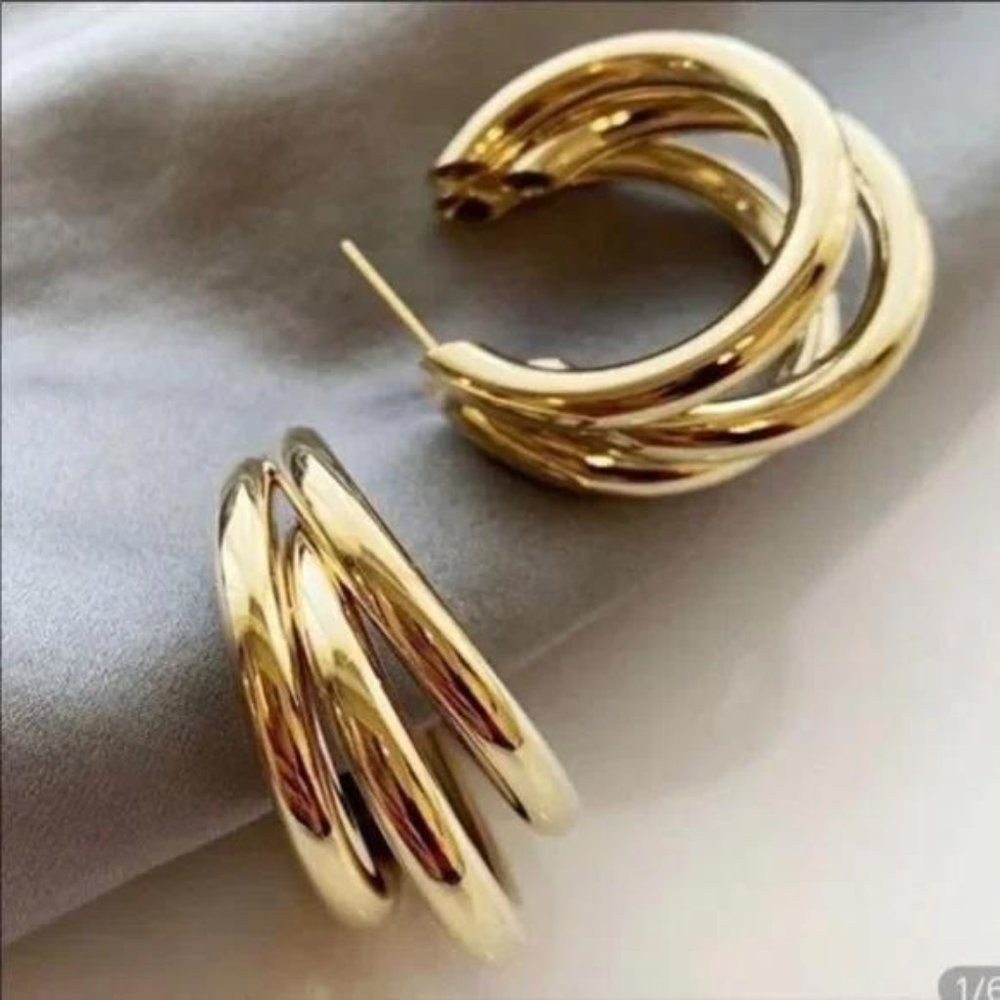 New 18k Gold Three-Layer Round Drop Earrings, beautiful Earrings, cute Earrings.